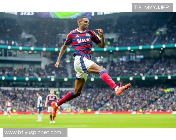 希勒称纽卡球迷对沃尔特马德情有独钟他更像是9号半或10号球员