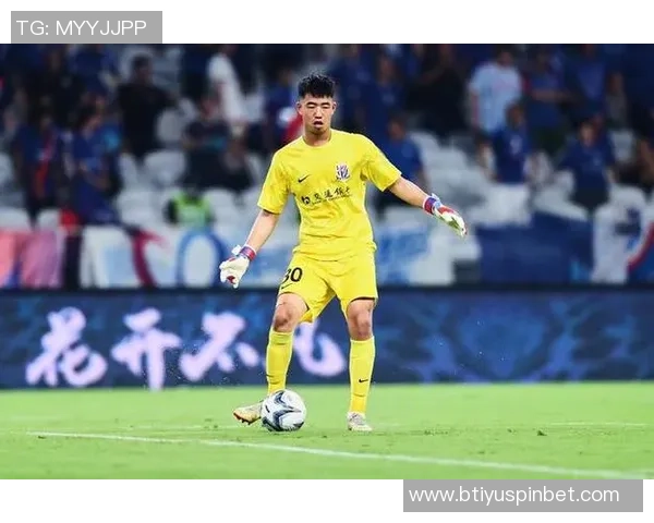 关键时刻鲍亚雄化解单刀险情朱辰杰门线解围保住球队胜利希望