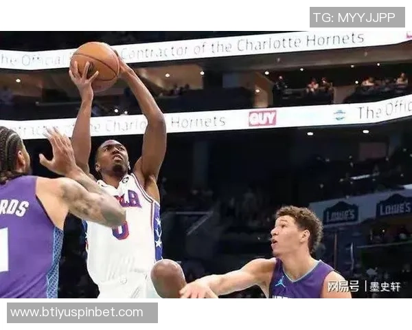 德拉蒙德底角三分出手提前庆祝却意外打铁引发全场哄笑